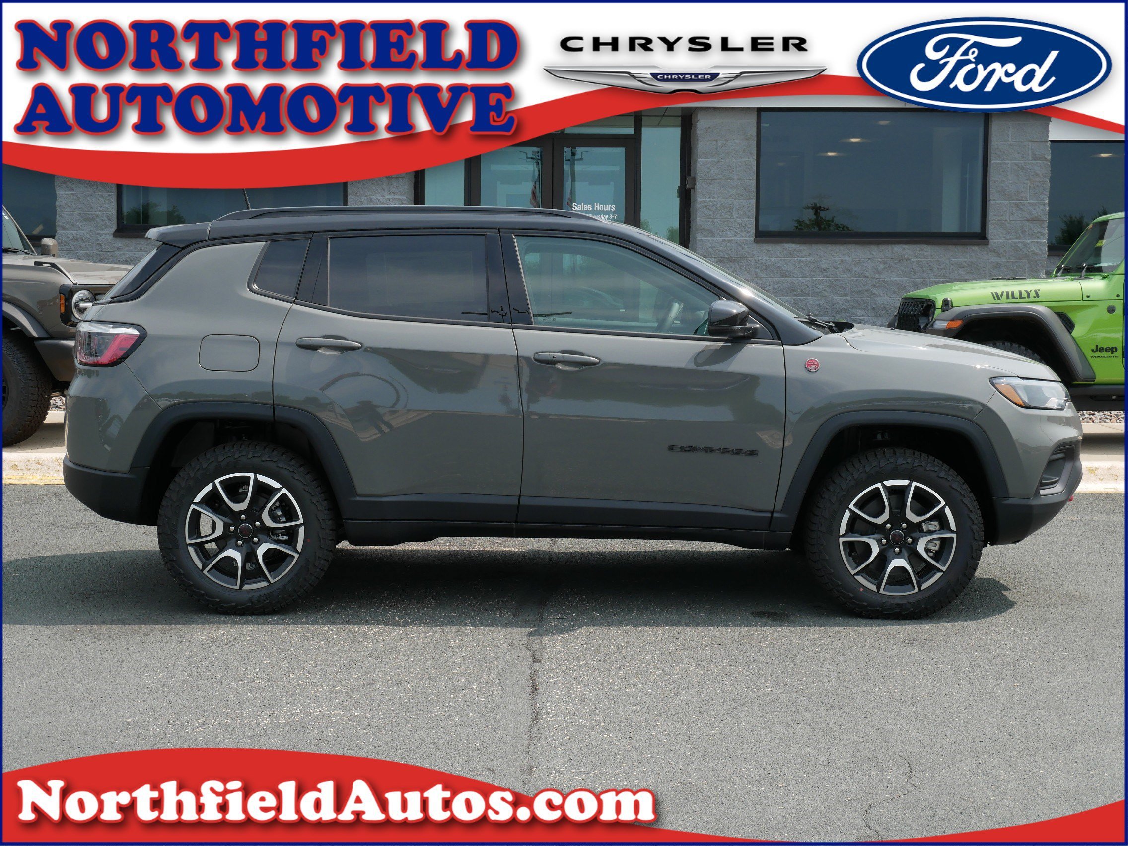 New 2026 Sting-Gray Clear-Coat Exterior Paint Jeep Trailhawk image 1