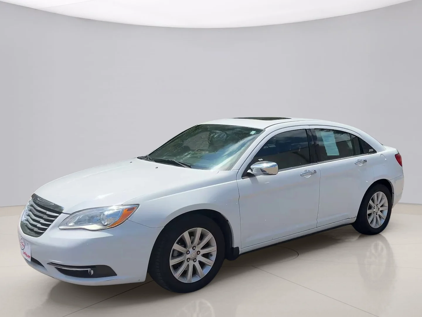 Used 2014 White Chrysler LIMITED image 1