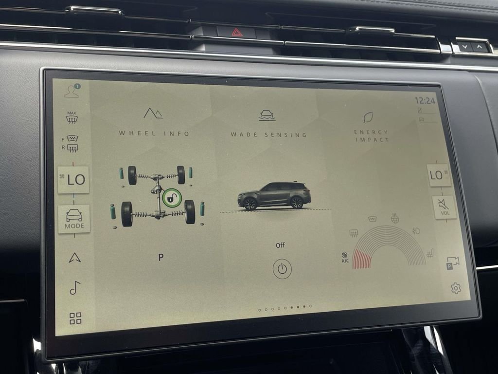 New 2026 Fuji White Land Rover Dynamic SE image 24