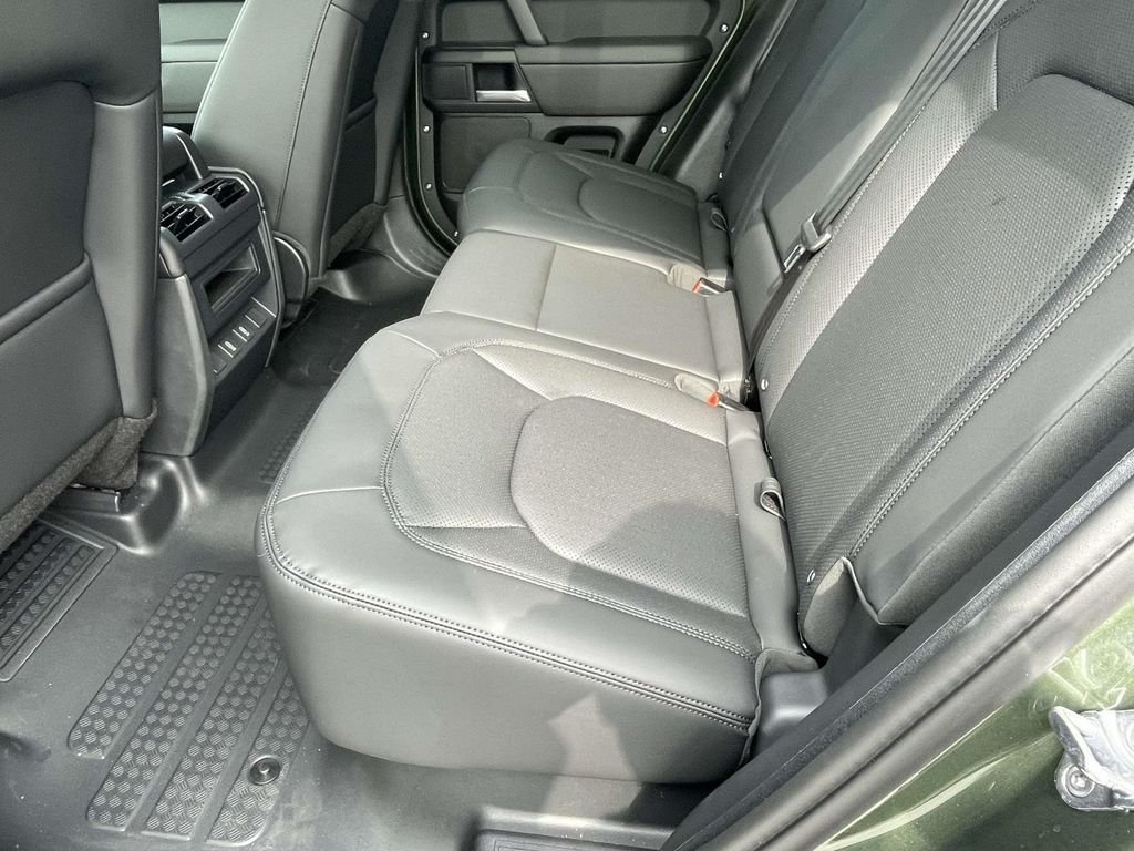 New 2026 Woolstone Green Land Rover S image 17