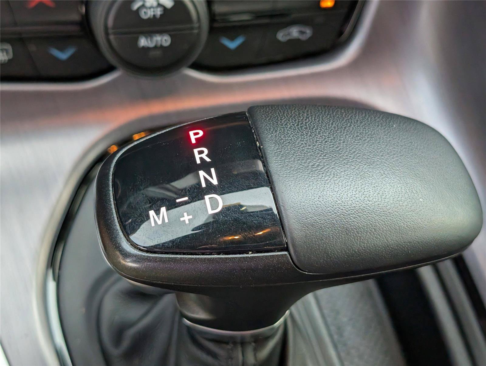 Used 2015 Blue Dodge R/T Plus Shaker image 27