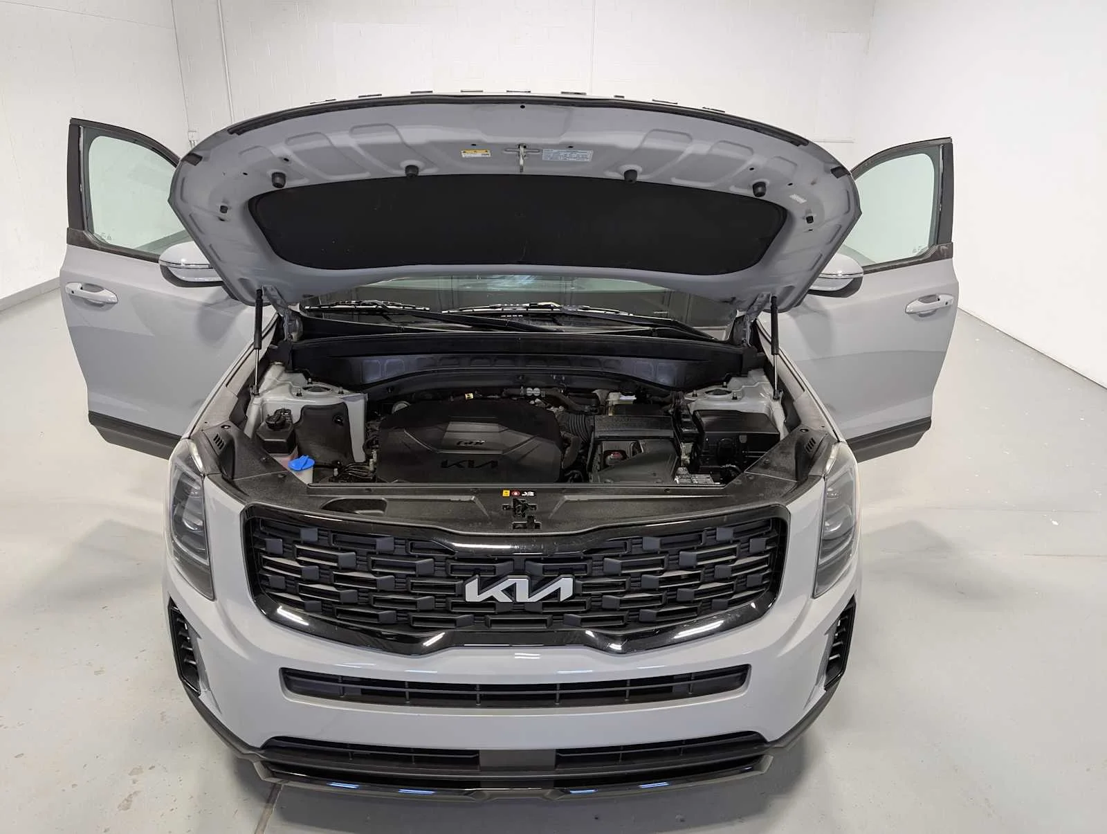 Used 2022 Wolf Gray Kia EX image 10