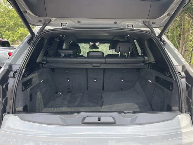 Used 2024 White BMW M60i image 8