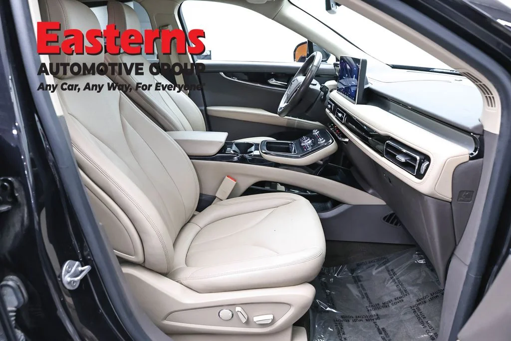 Used 2022 Black Lincoln Standard image 25
