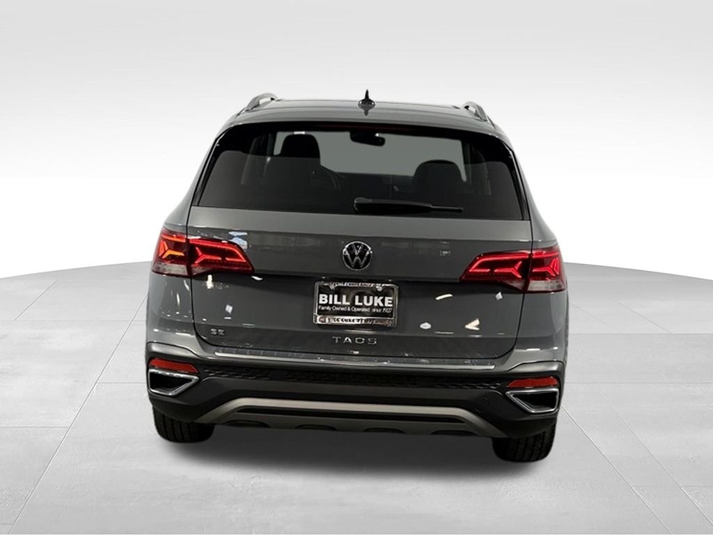 Used 2023 Pure Gray Volkswagen 1.5T SE image 8