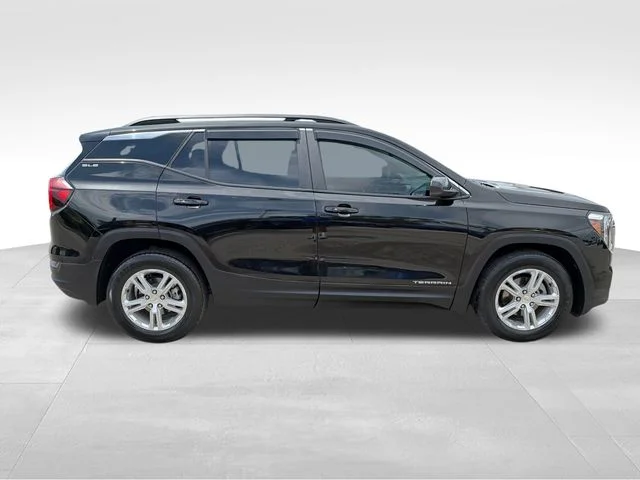 Used 2022 Black GMC SLE image 8