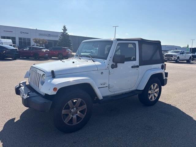 Used 2017 White Jeep Sahara image 2