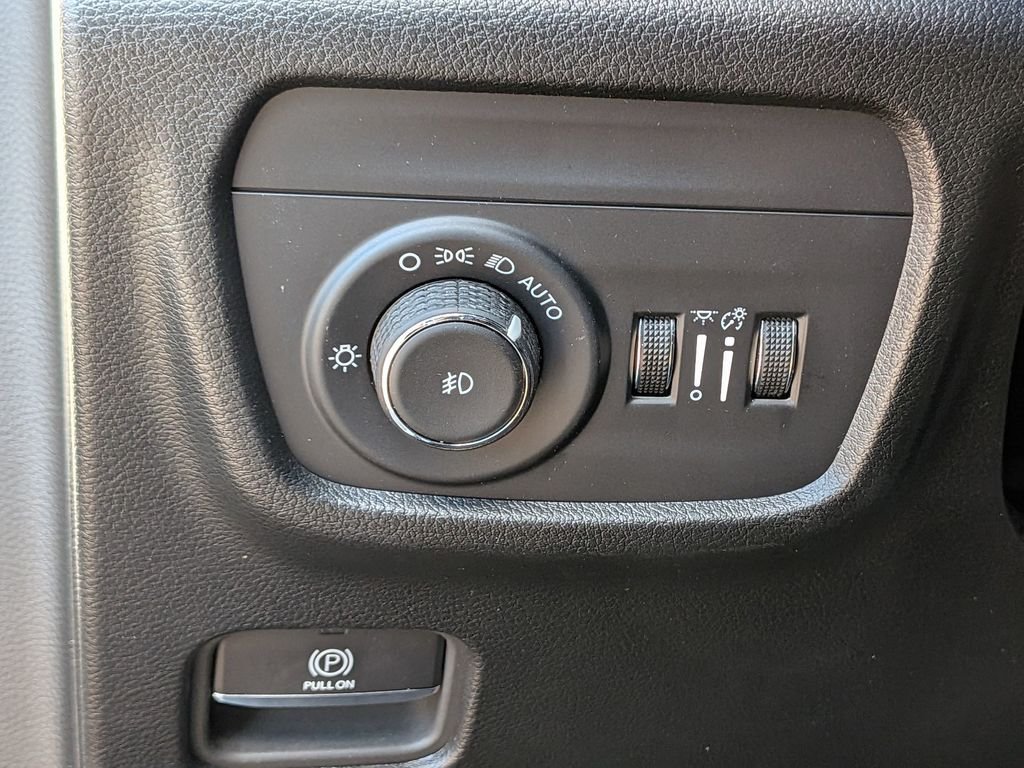 Used 2024 White Jeep Summit image 19