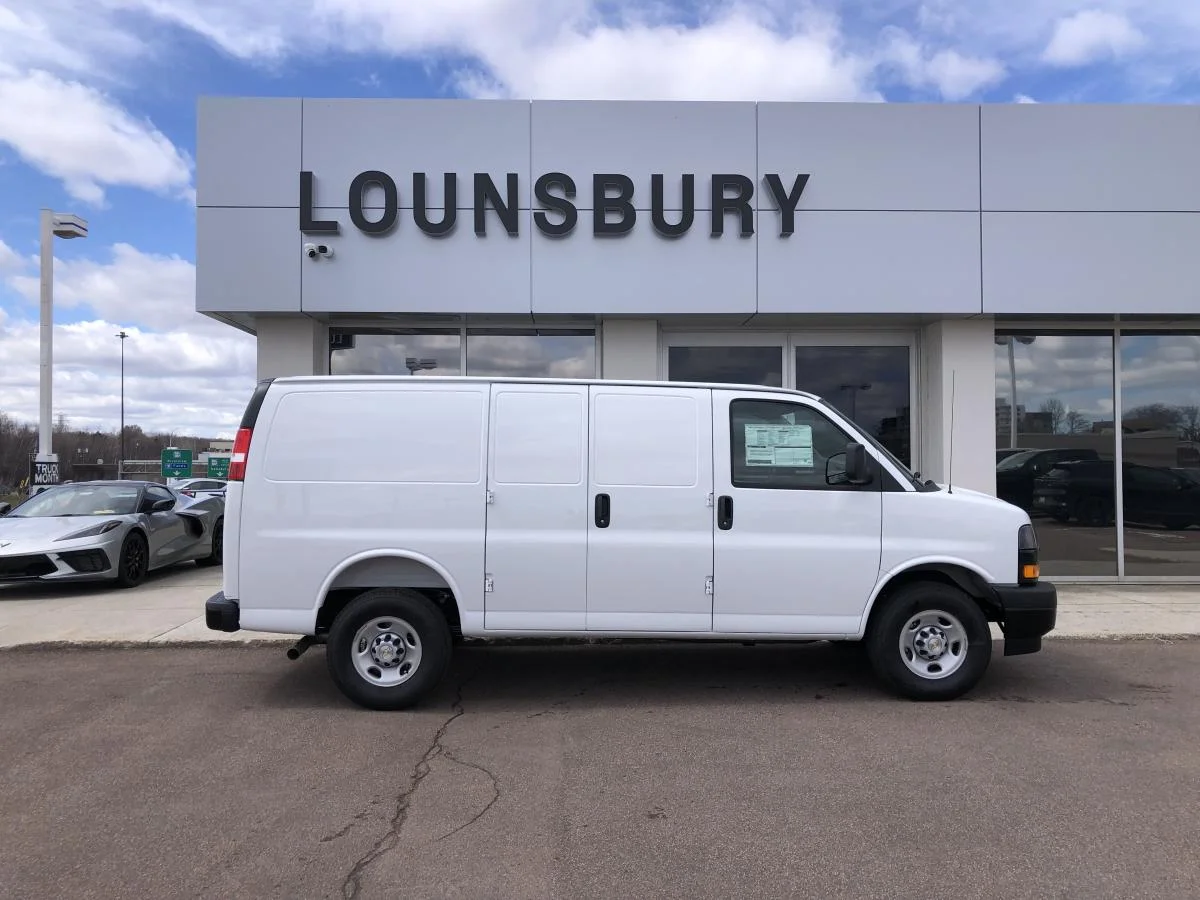 New 2026 White Chevrolet Rwd 3500 135 image 2
