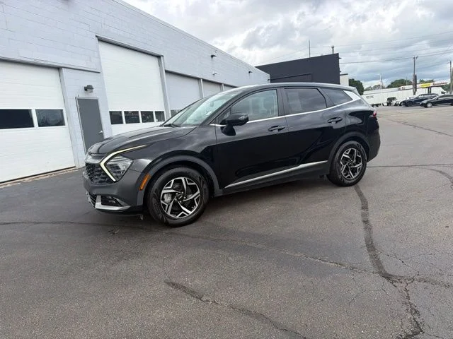 Used 2024 Black Kia LX image 21