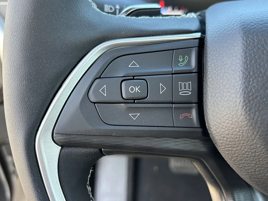 New 2026 Silver Jeep Laredo X image 15