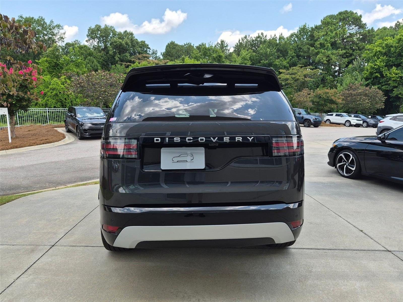 New 2026 Carpathian Grey Premium Metallic Land Rover Gemini Edition image 6