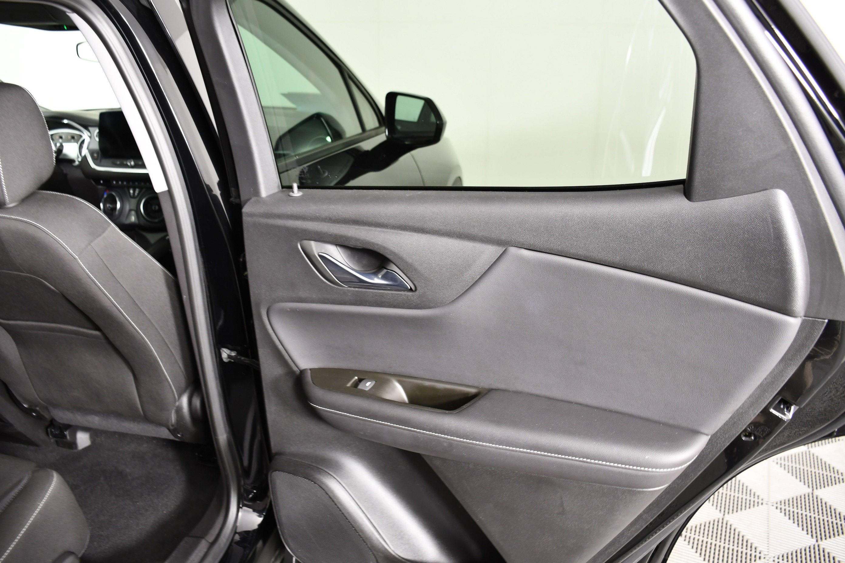 Used 2025 Black Chevrolet LT image 41