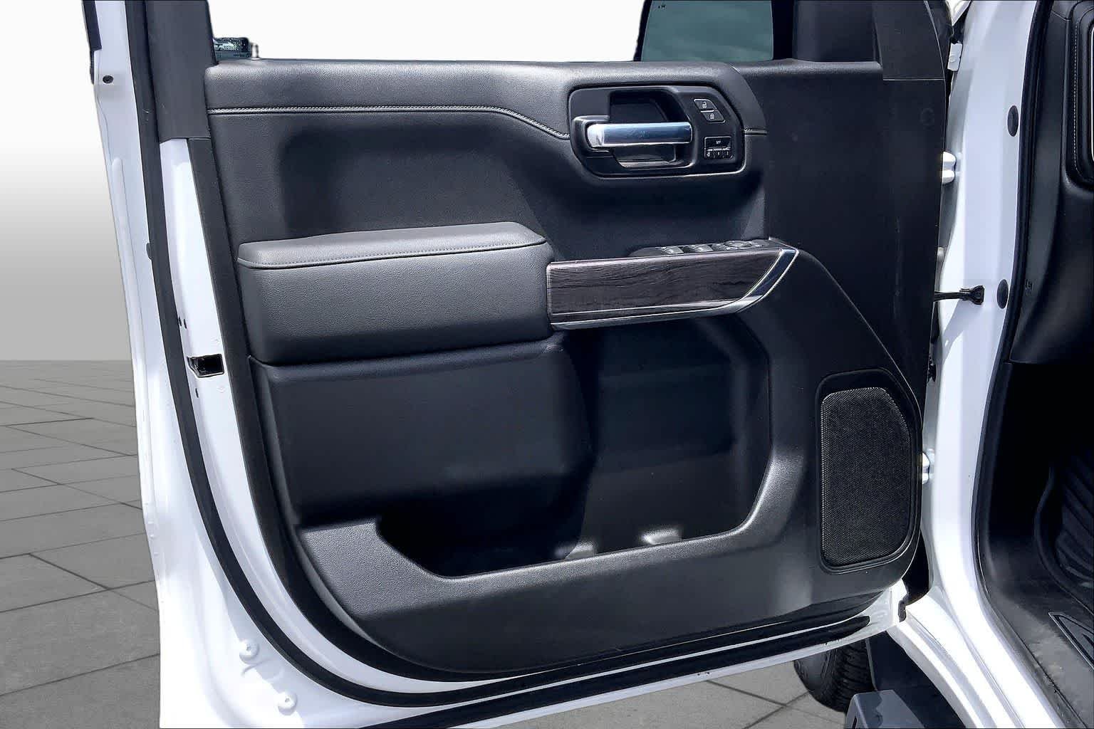 Used 2022 Summit White Chevrolet LTZ image 22