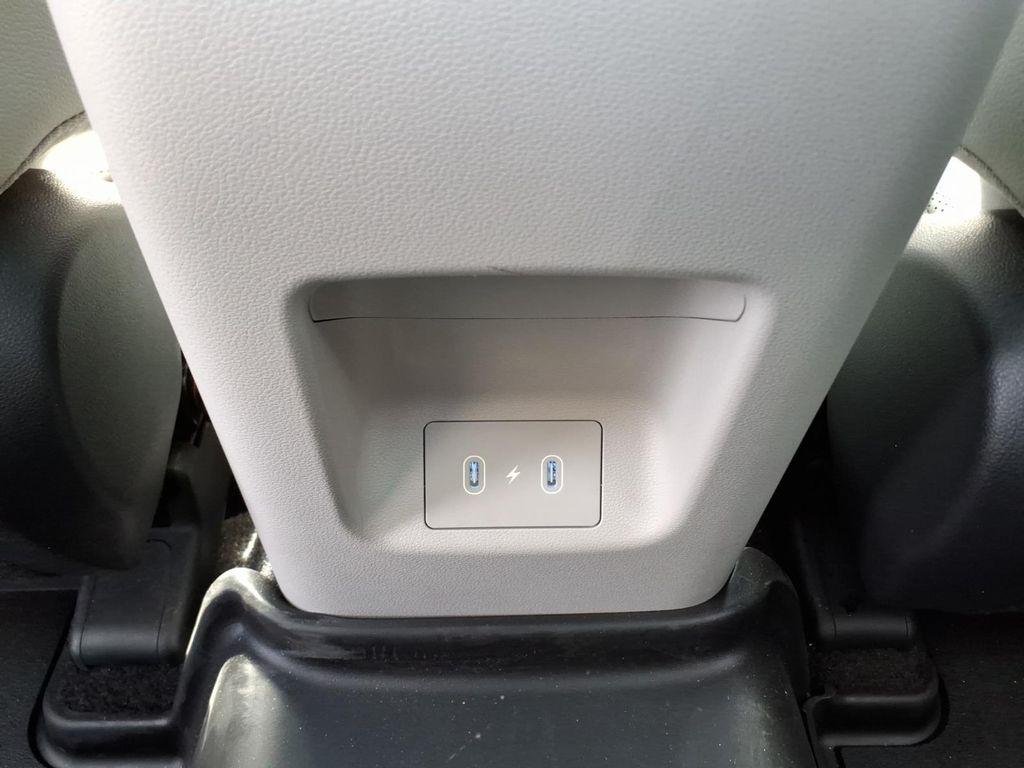 2025 Hyundai Tucson Limited - Photo 13