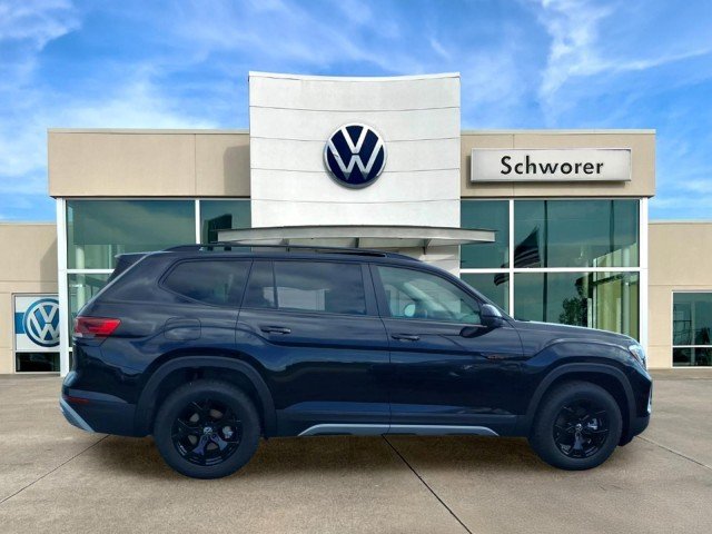 New 2026 Deep Black Pearl Volkswagen Peak Edition 4Moti image 6