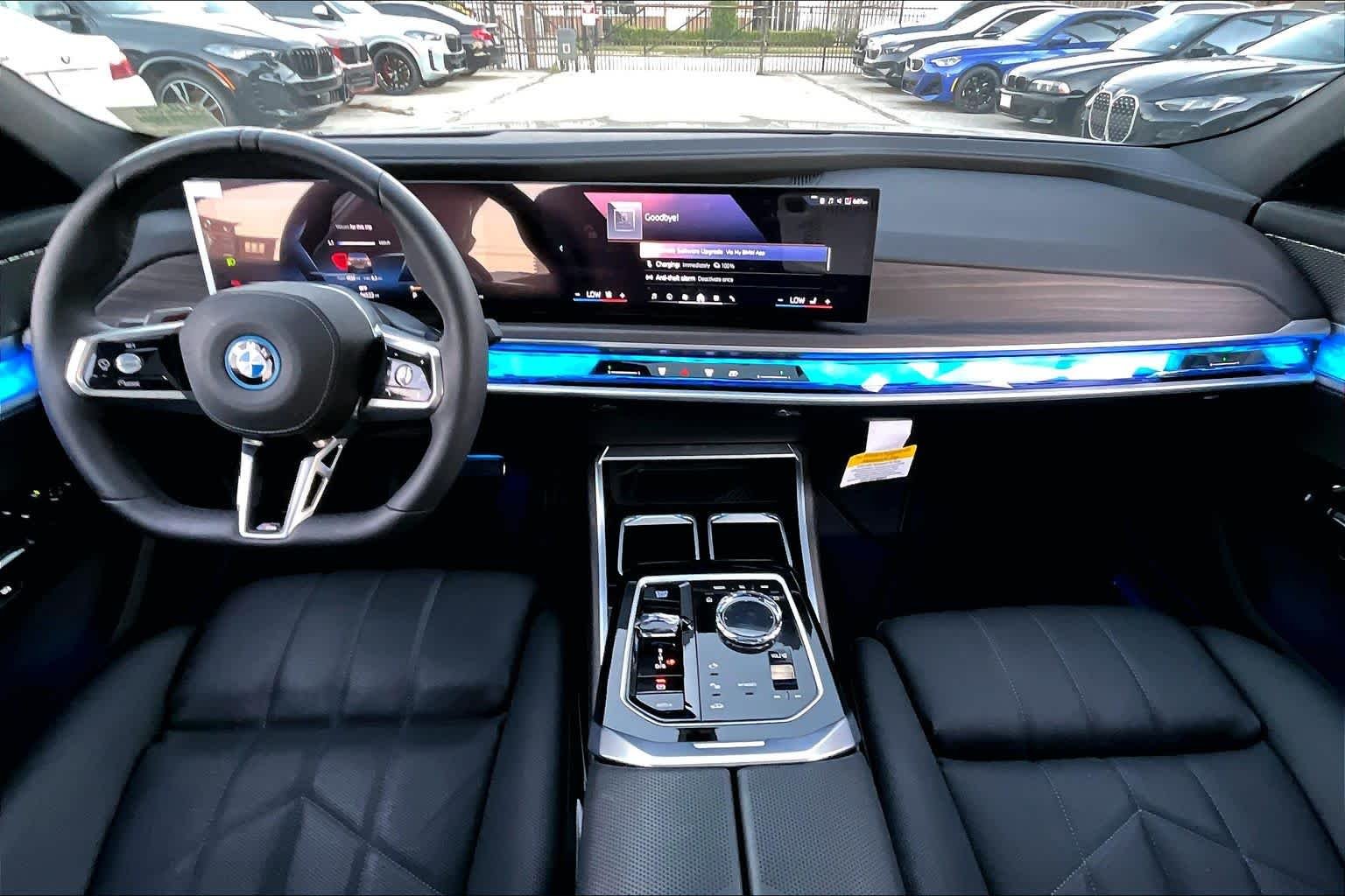 2025 BMW i7 60 - Photo 14