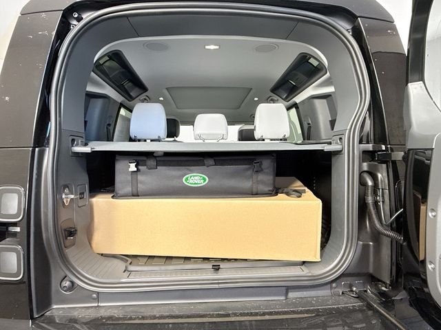 New 2026 Santorini Black Land Rover X-Dynamic SE image 28