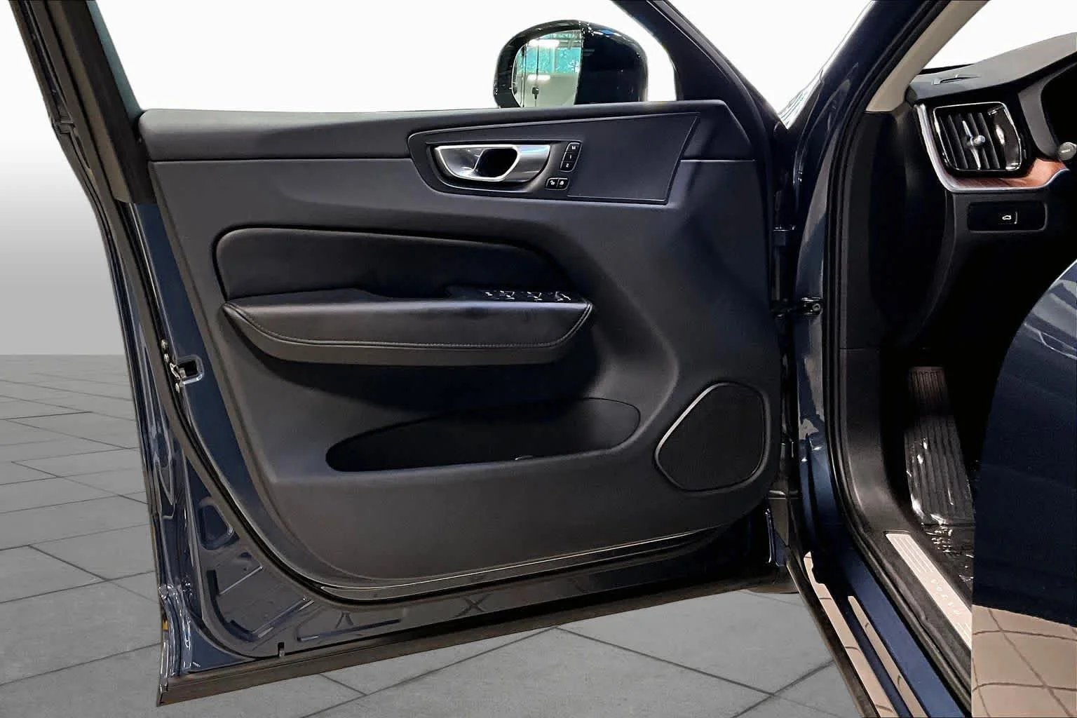 Used 2024 Denim Blue Volvo Plus image 21