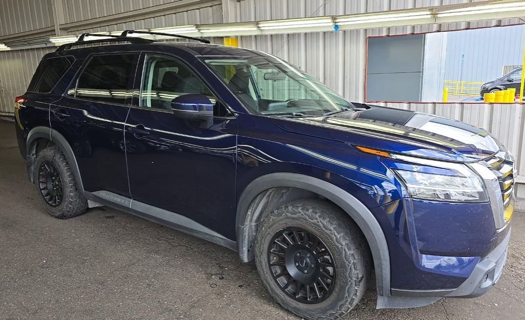 Used 2022 Blue Nissan SV image 2