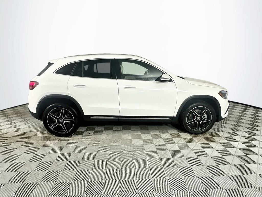 New 2026 Polar White Mercedes-Benz GLA 250 image 8