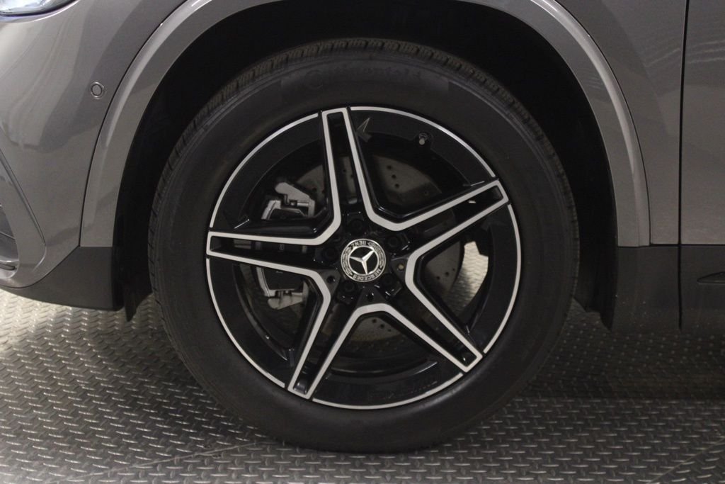 Certified Used 2025 Gray Mercedes-Benz GLA 250 image 12