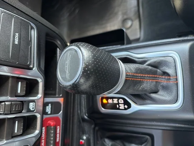 Used 2022 Limited Edition Gobi Clearcoat Jeep Mojave image 22