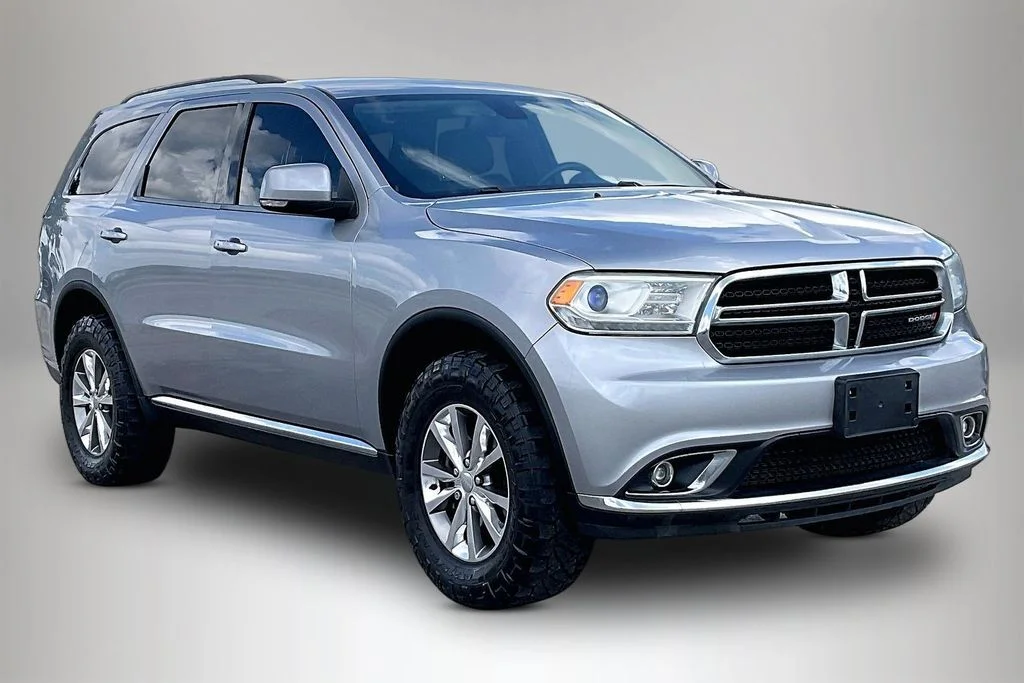 Used 2015 Silver Dodge Limited image 1