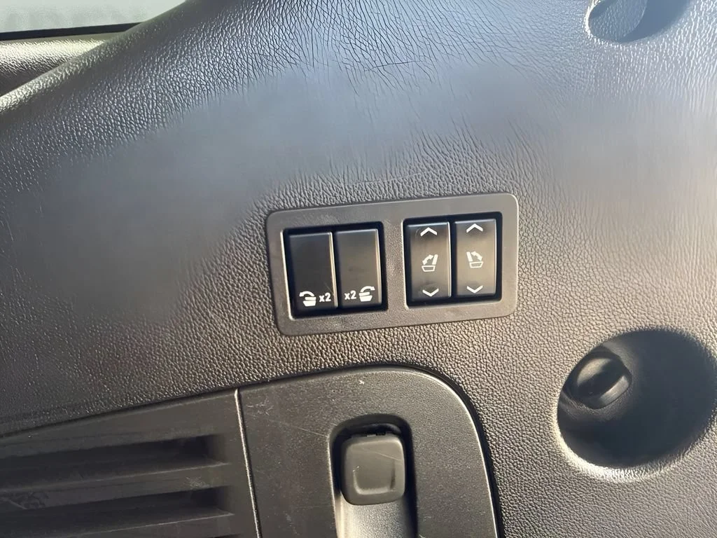 Used 2018 PEPPERDUST METALLIC Chevrolet Premier image 36