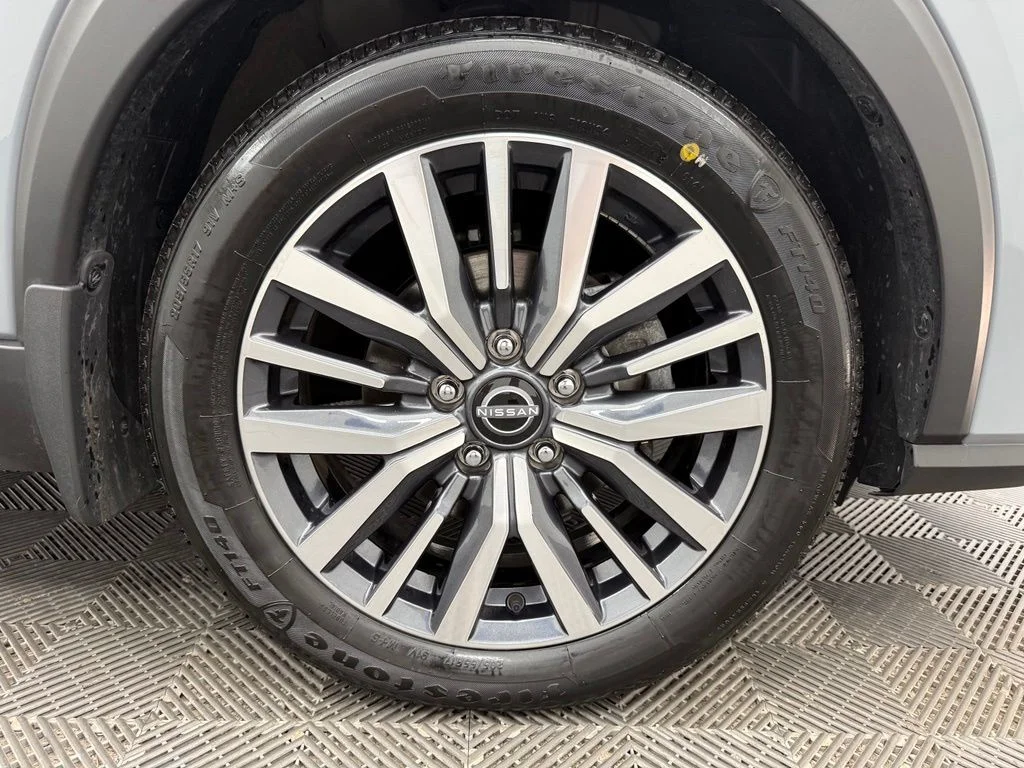 Used 2024 Gray Nissan SV image 14