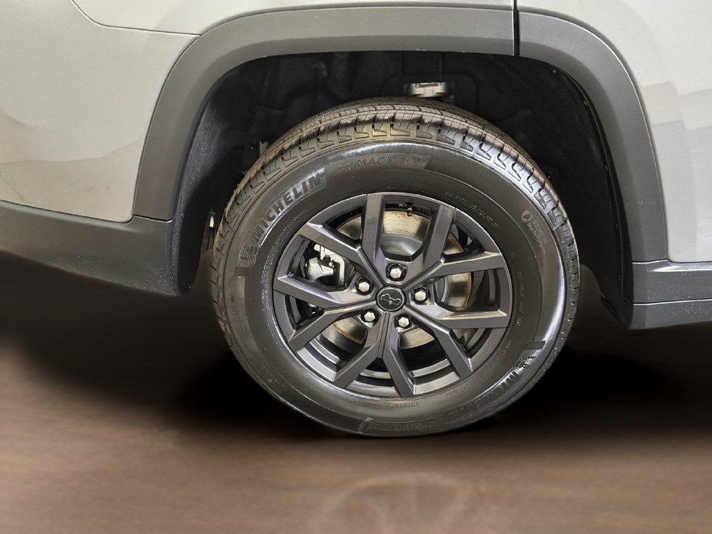 New 2027 Sting-Gray Clear-Coat Paint Jeep Laredo Altitude image 11