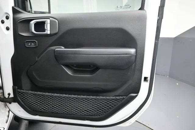 Certified Used 2019 White Jeep Unlimited Rubicon image 30