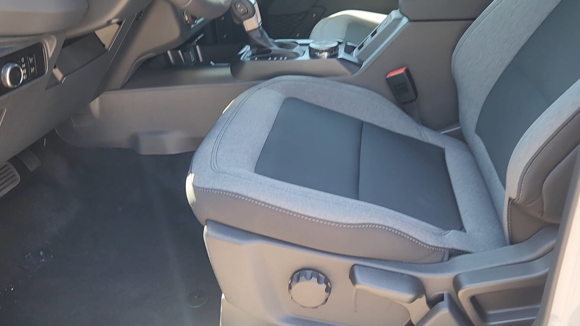 New 2026 Avalanche Gray Ford Big Bend image 31