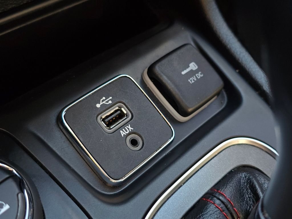 Used 2017 Brown Jeep Limited image 34