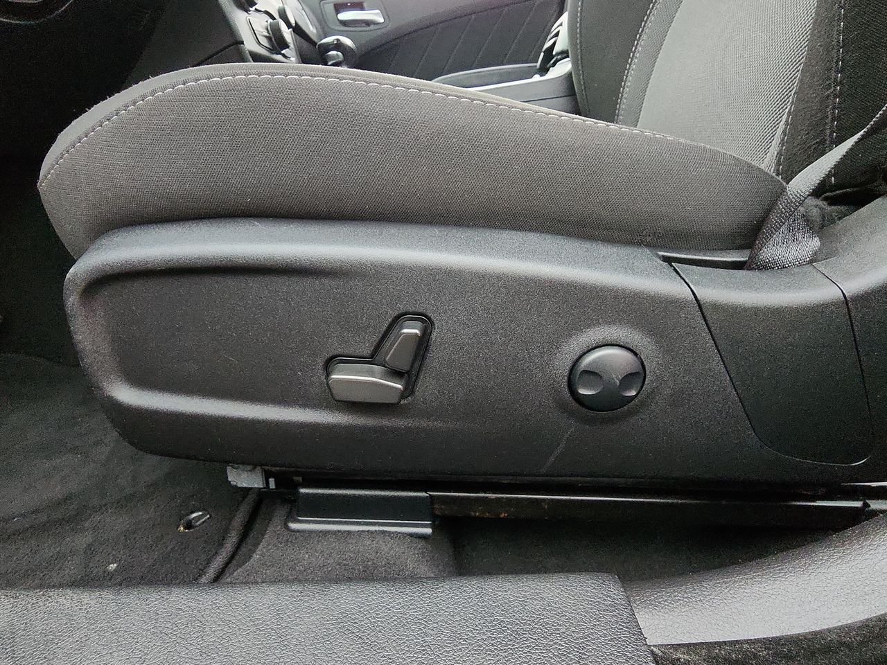 Used 2022 Red Dodge SXT image 12