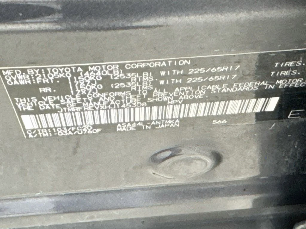 Used 2017 Gray Toyota XLE image 36