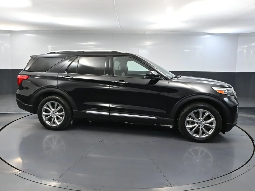 Used 2020 Black Ford Limited image 4