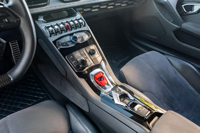 Used 2016  Lamborghini  image 43