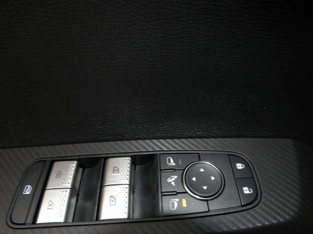 New 2025 Black Diamond/Alloy Silver Roof Mitsubishi SEL Platinum Edition image 21