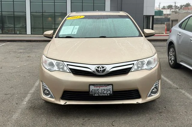 Used 2012  Toyota XLE image 3