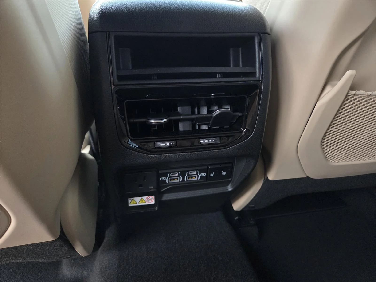 Used 2025 Velvet Red Pearlcoat Jeep Limited image 24