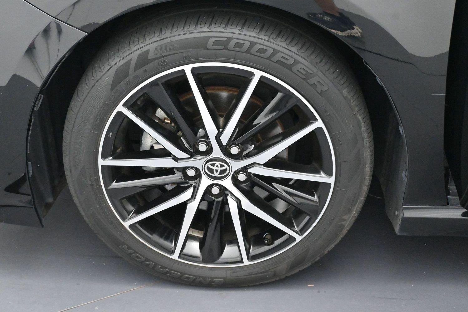 Used 2021 Midnight Black Metallic Toyota SE image 35