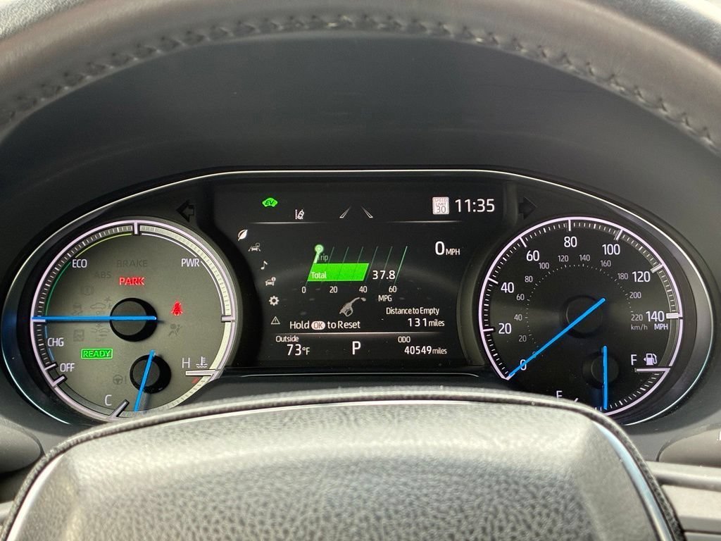 Used 2022 White Toyota XLE image 23
