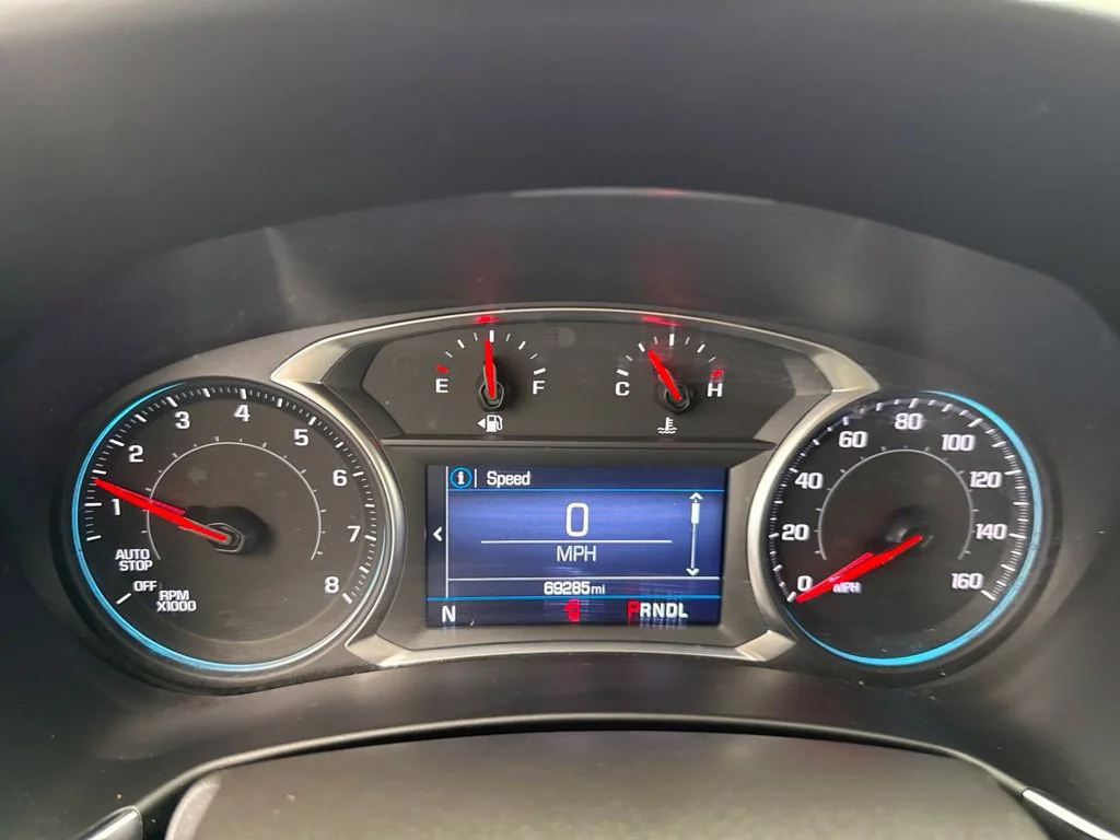 Used 2024 Summit White Chevrolet LT image 25