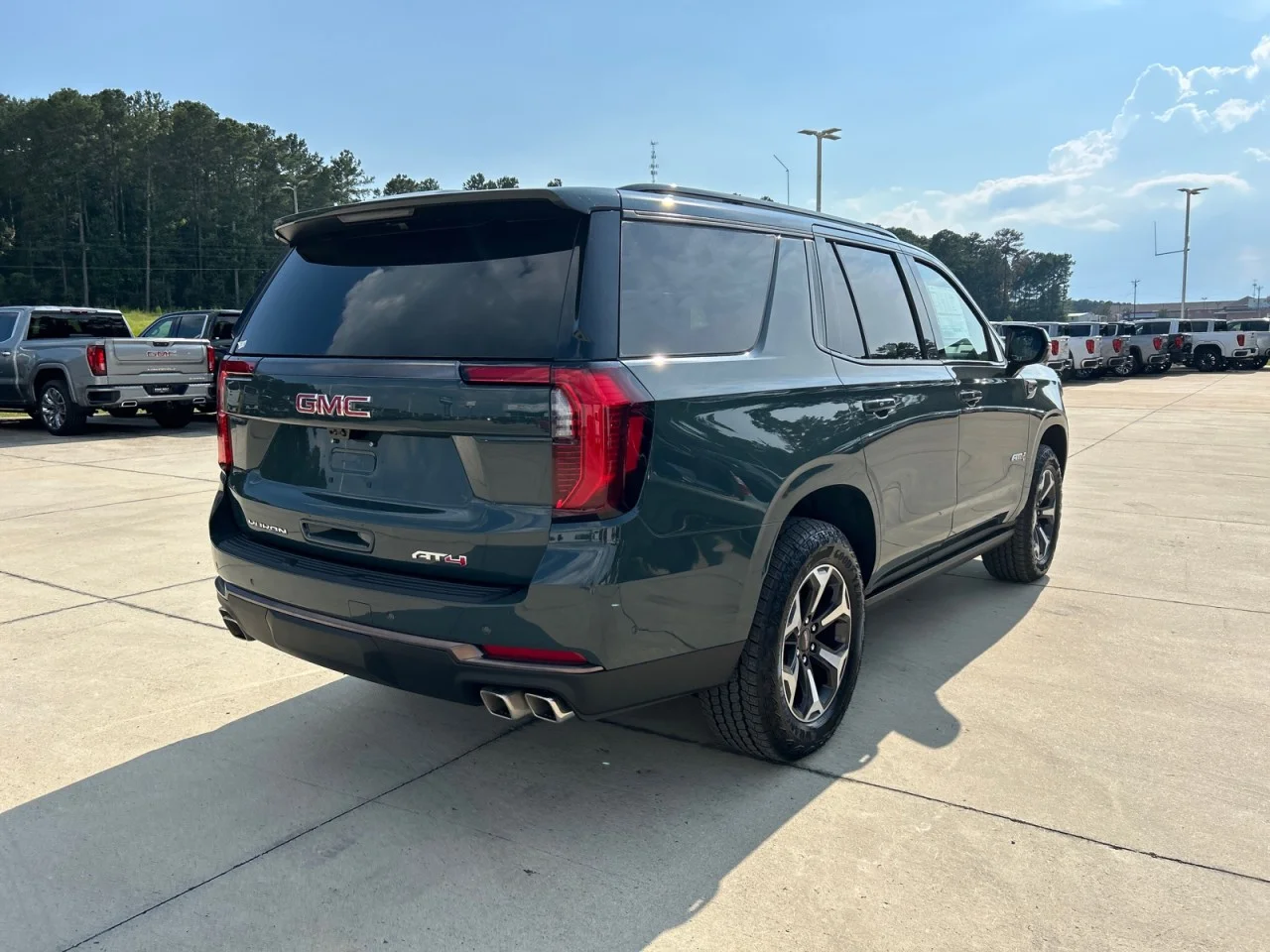 New 2026 Midnight Pine GMC AT4 Ultimate image 3