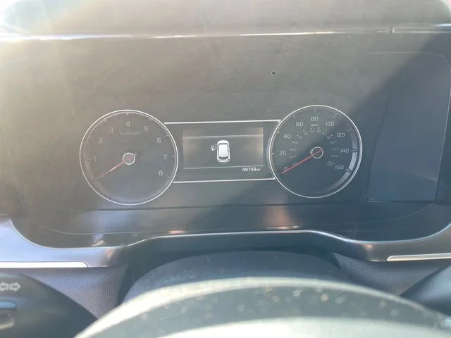 Used 2023 White Kia LX image 9