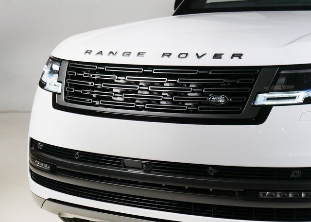 New 2026 Fuji White Land Rover SE image 28
