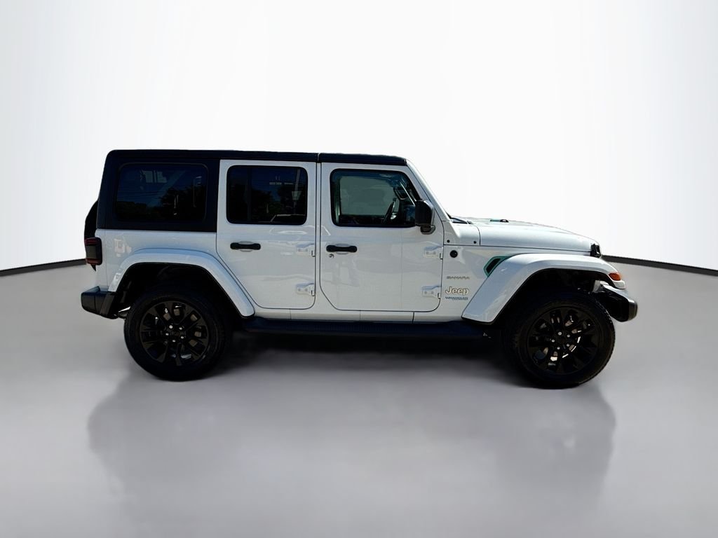 Used 2022 Bright White Clearcoat Jeep Unlimited Sahara image 8