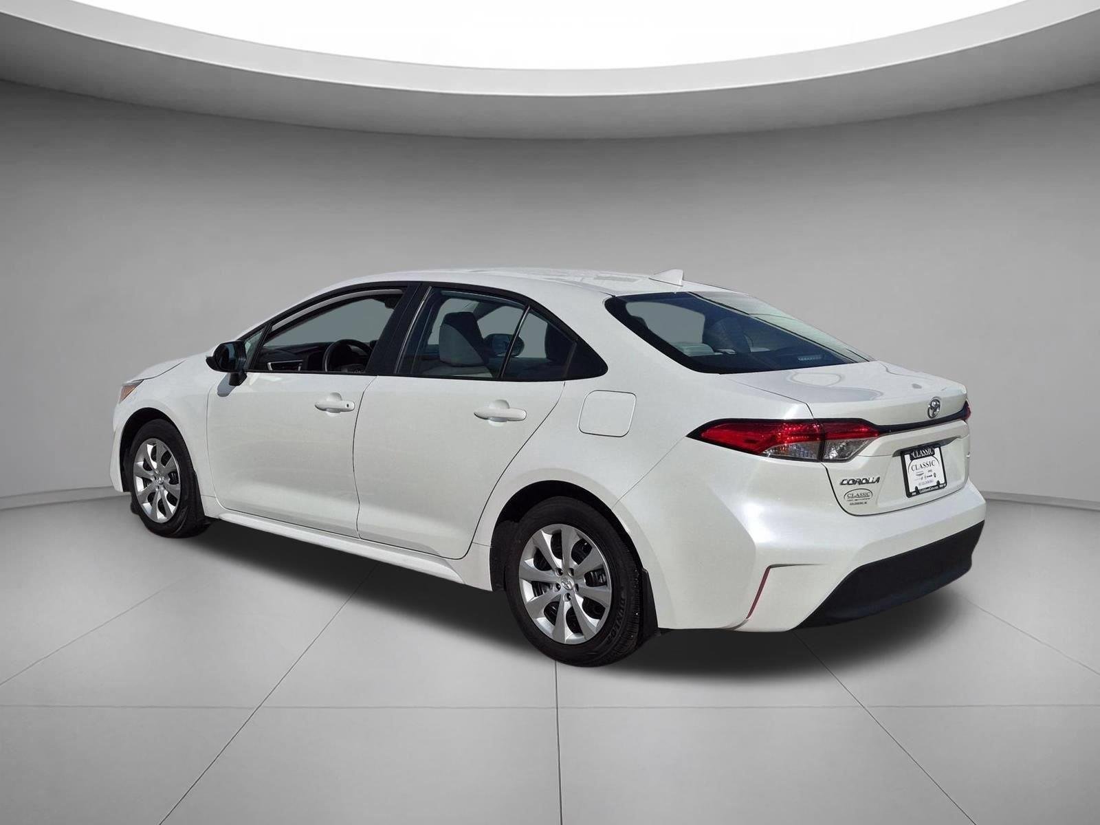 Used 2026 Wind Chill Pearl Toyota LE image 3