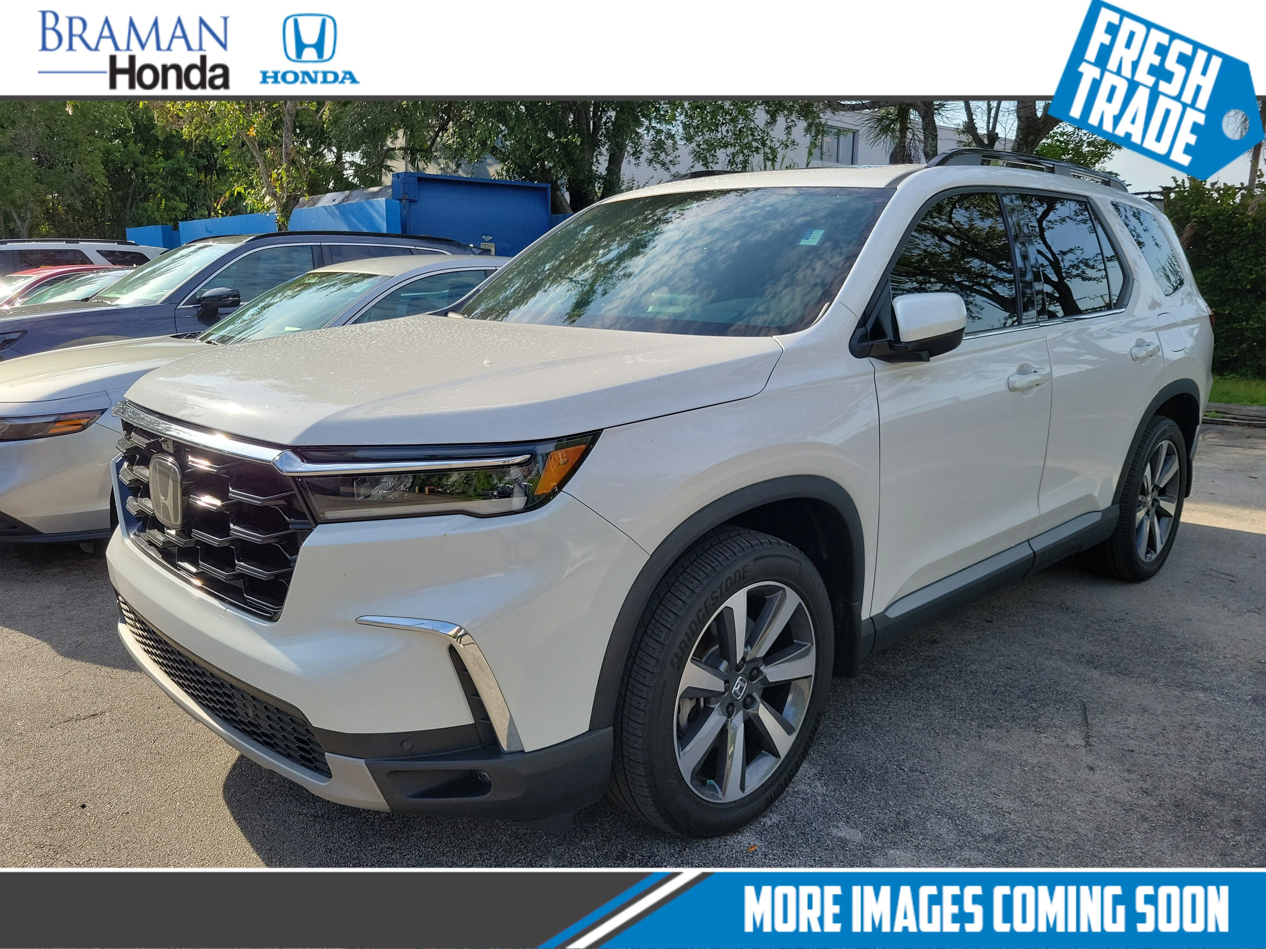 2025 Honda Pilot Elite - Photo 1